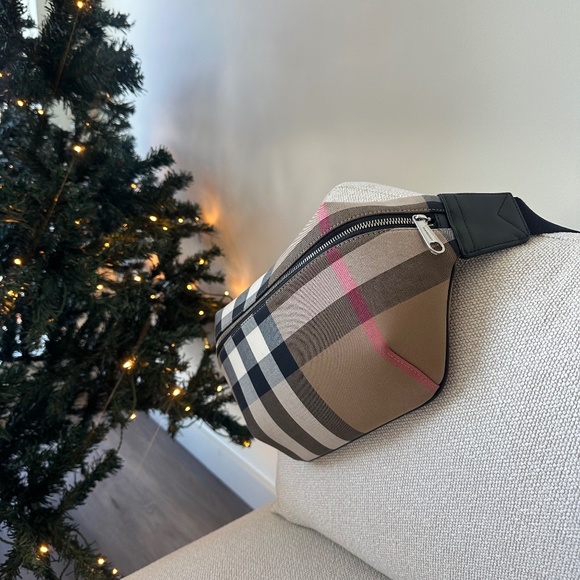 BURBERRY NEW Authentic Designer Bumbag crossbody unisex belt bag - Picture 3 of 11